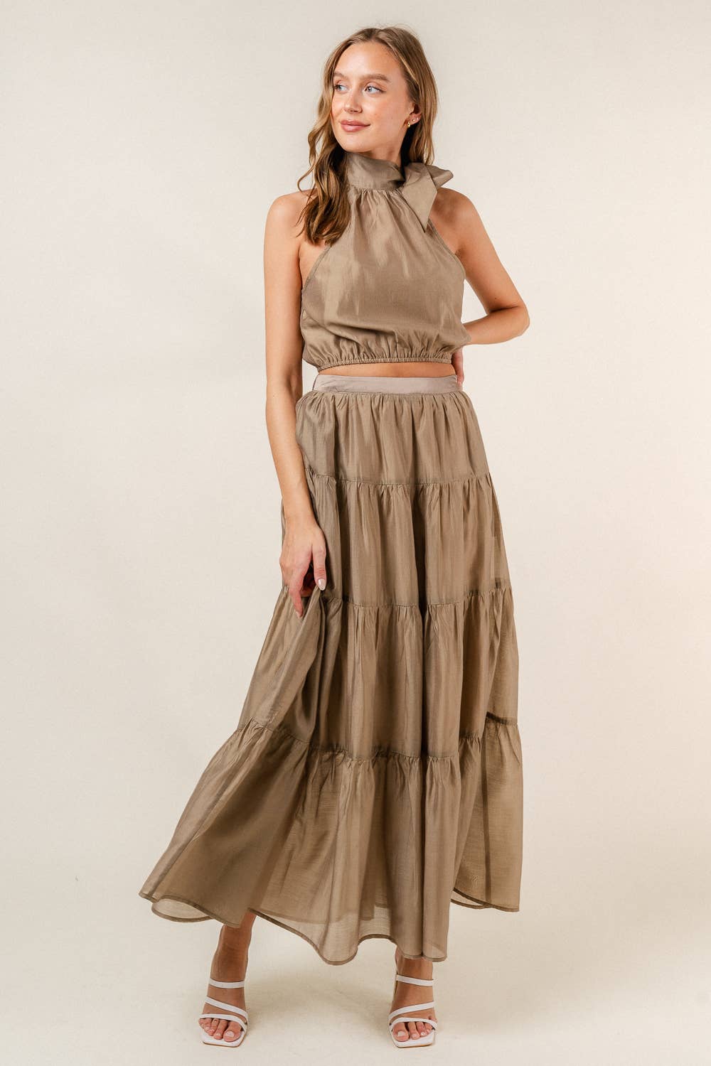 TIE HALTER NECK CROPPED BLOUSE TOP