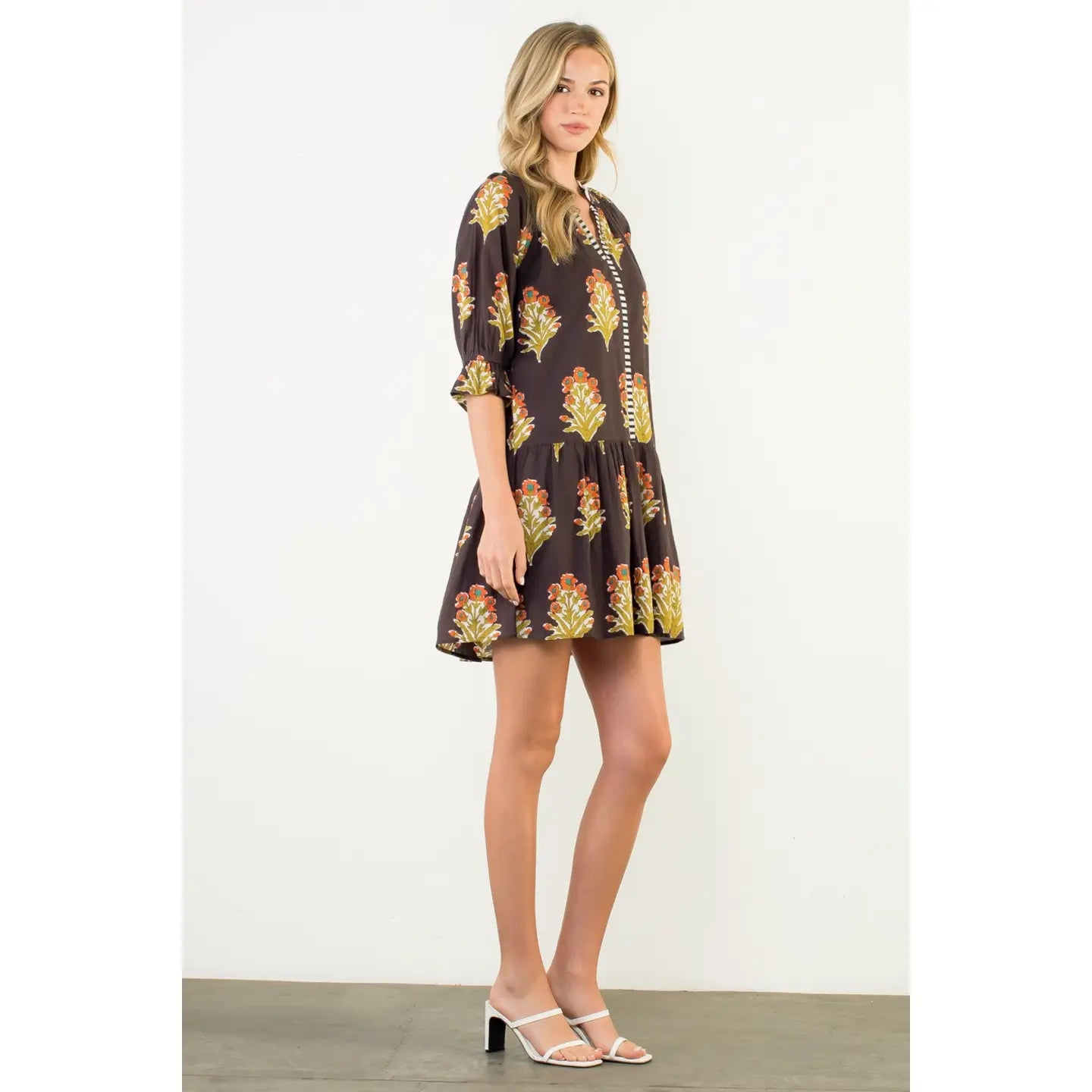 Floral detailed v neck dress