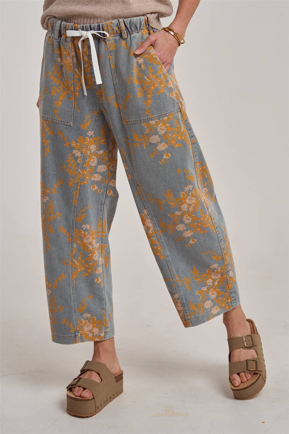 FLORAL DENIM JEANS
