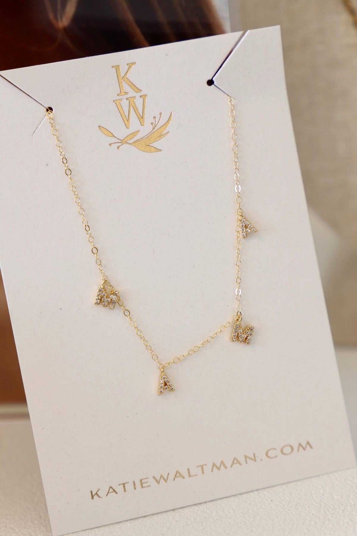 MAMA NECKLACE