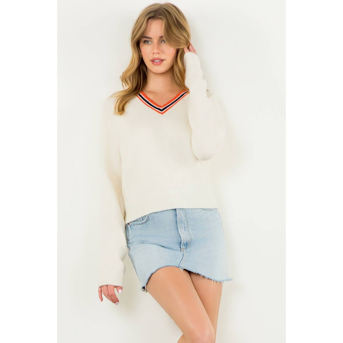 Contrast Trim V-Neck Knit Sweater