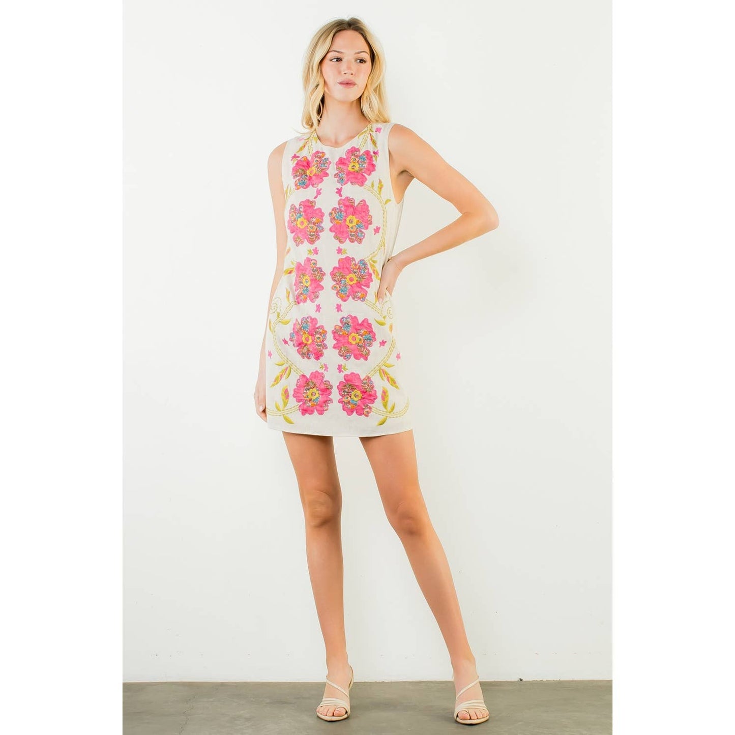 Sleeveless Floral Pattern Dress