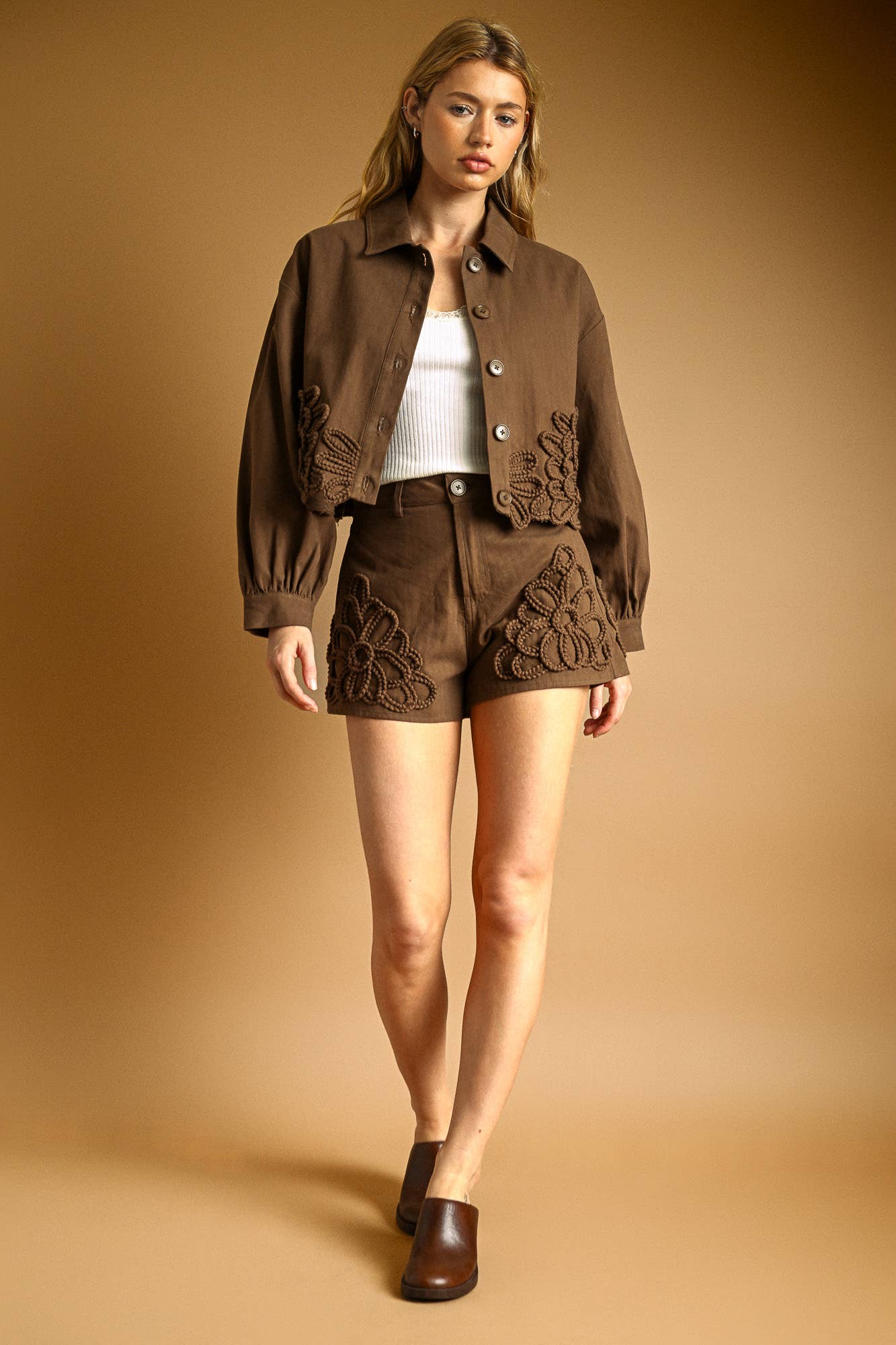 FLORAL EMBELLISHMENT SHORTS