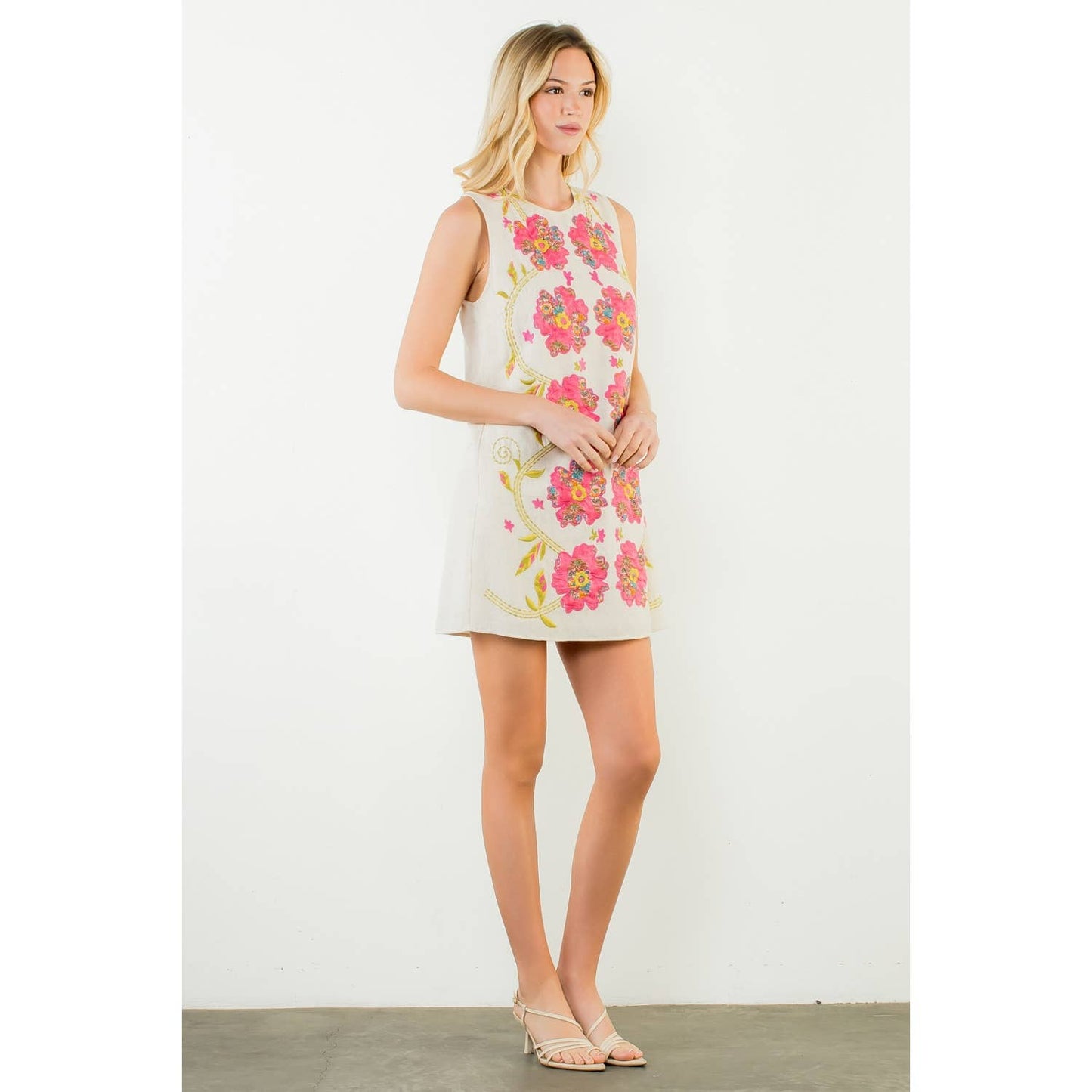 Sleeveless Floral Pattern Dress