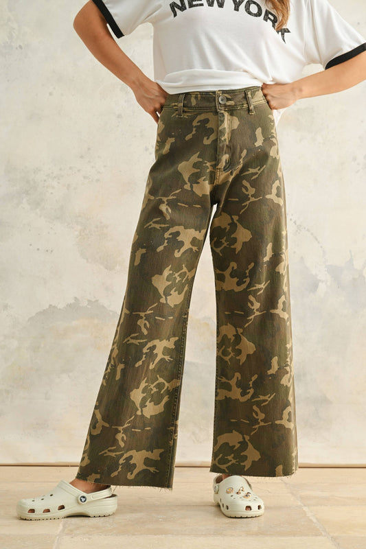 CAMOUFLAGE PRINT STRETCH PANTS