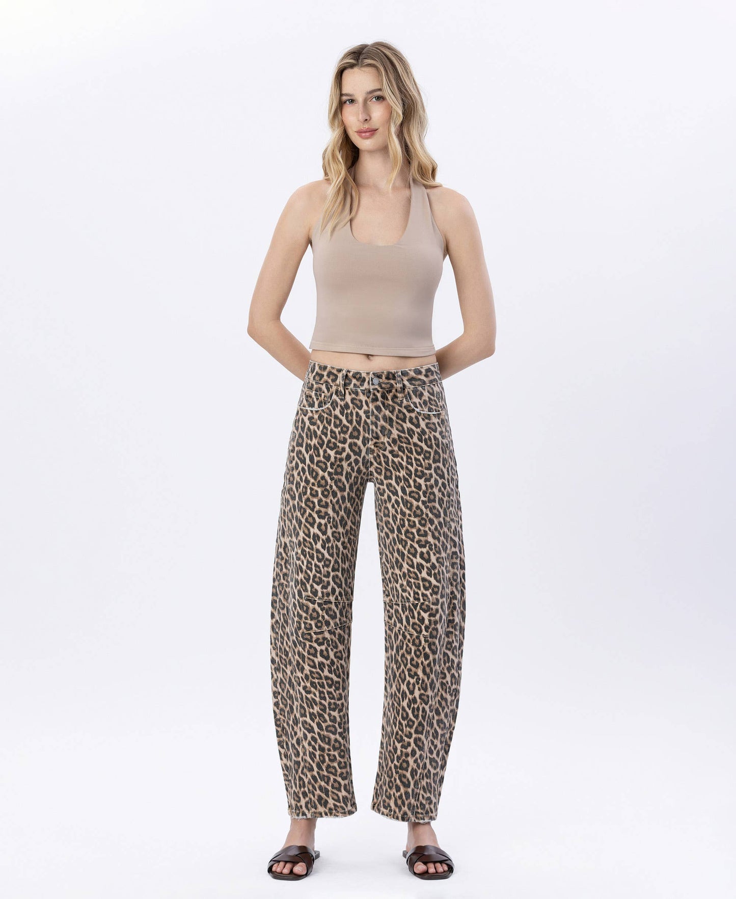 HIGH RISE LEOPARD PRINT BARREL JEANS