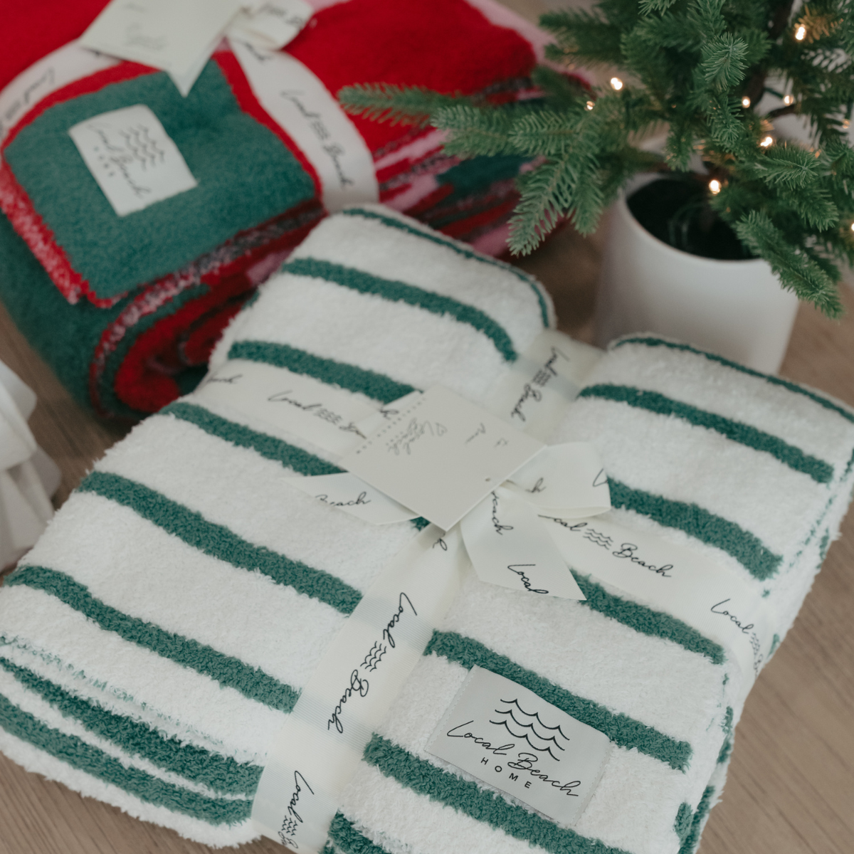 Green/Creme Holiday Stripe Cozy Luxe Home Blanket