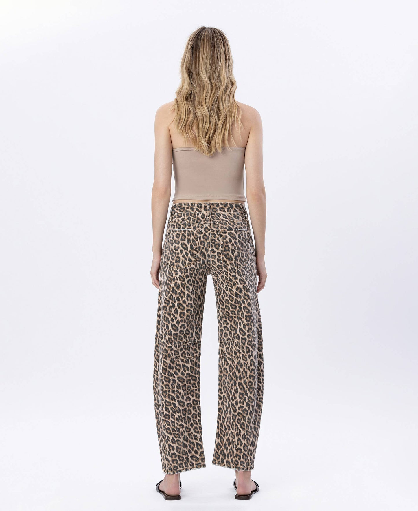 HIGH RISE LEOPARD PRINT BARREL JEANS