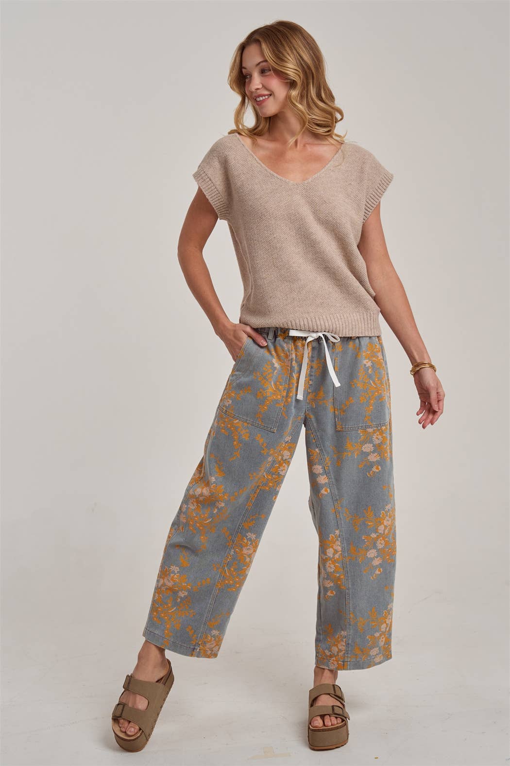 FLORAL DENIM JEANS