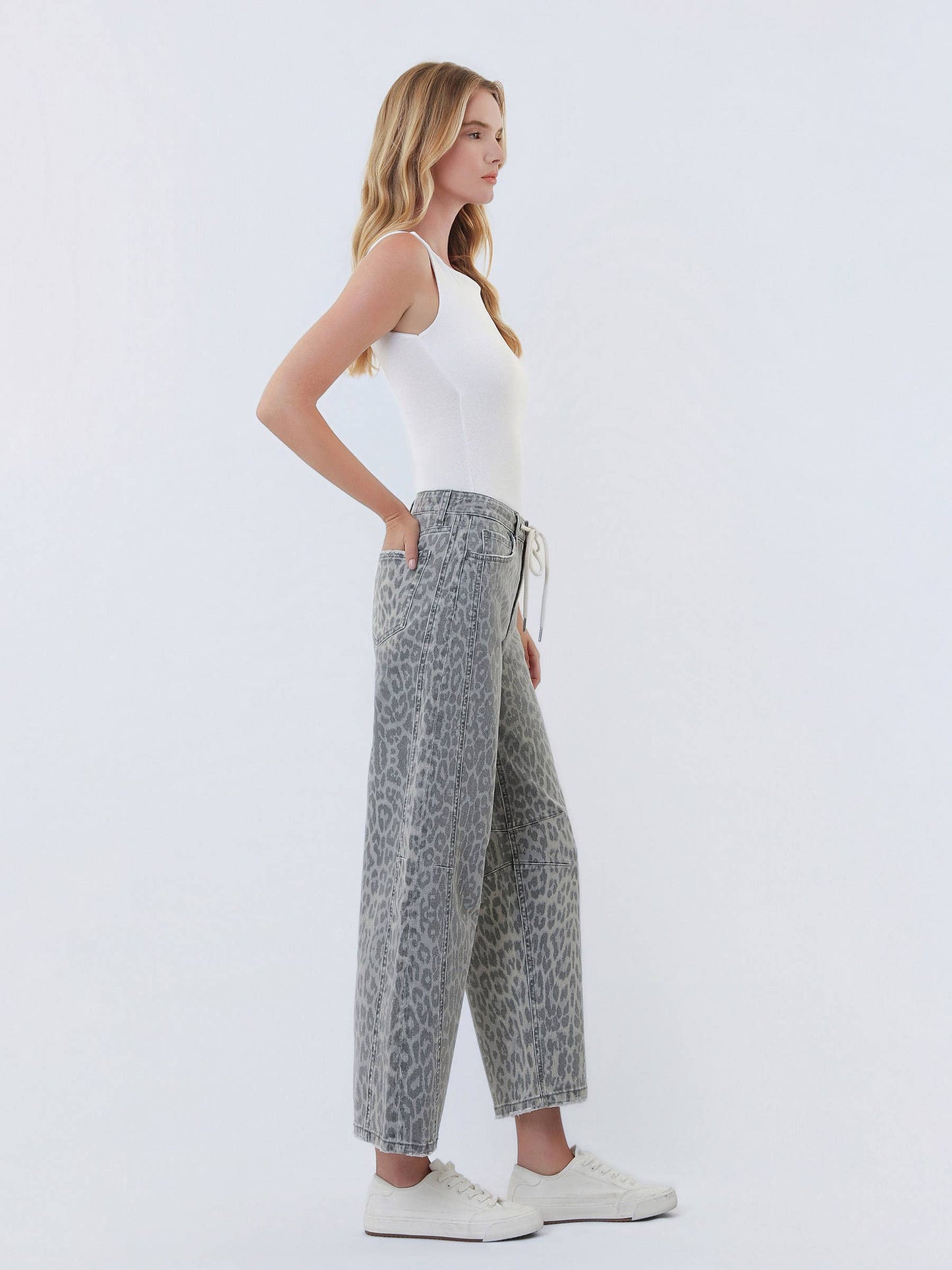 GREY LEOPARD BARREL JEANS