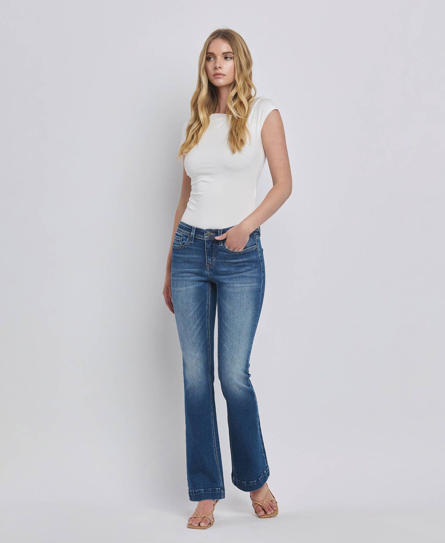 LOW RISE BACK YOKE BOOTCUT JEANS