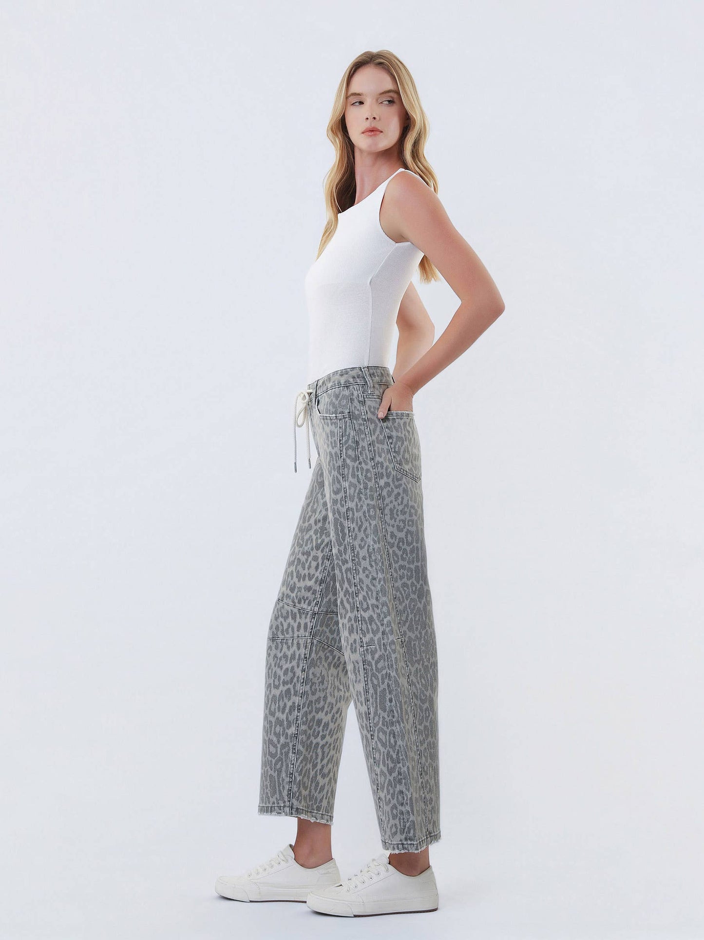 GREY LEOPARD BARREL JEANS
