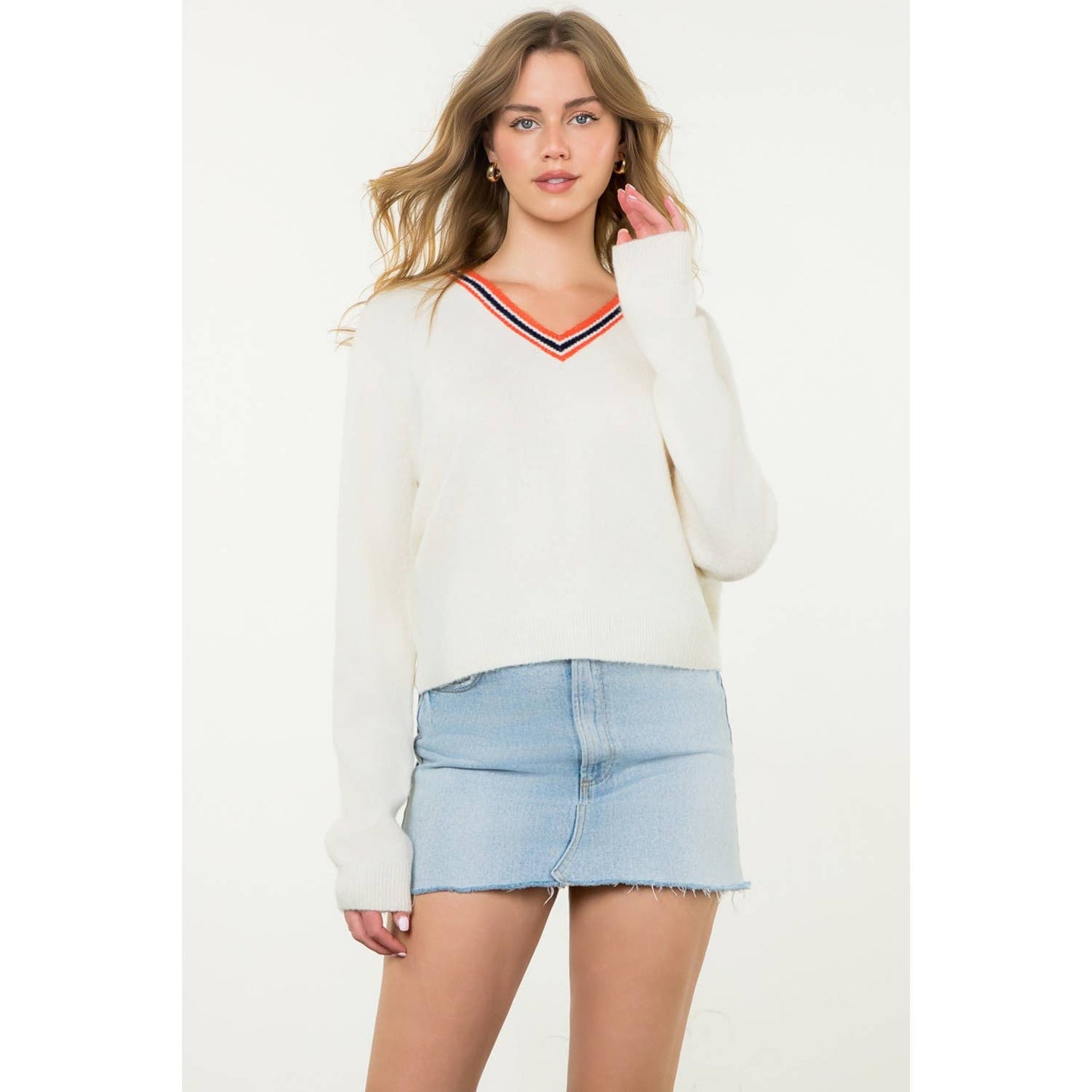 Contrast Trim V-Neck Knit Sweater