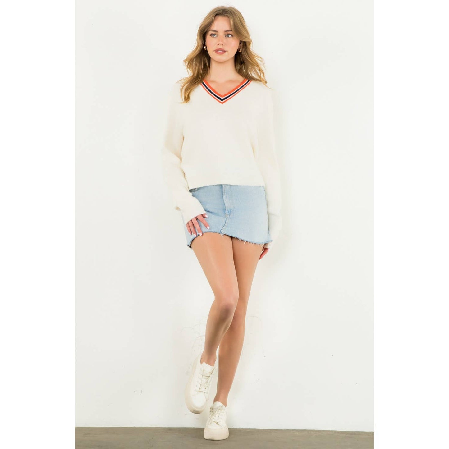 Contrast Trim V-Neck Knit Sweater